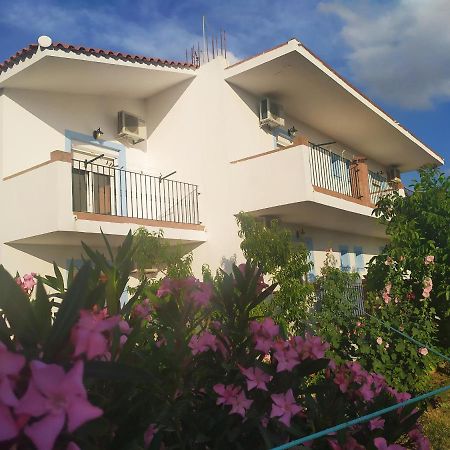 Seaview Saravari Studios Agios Alexandros Exterior foto